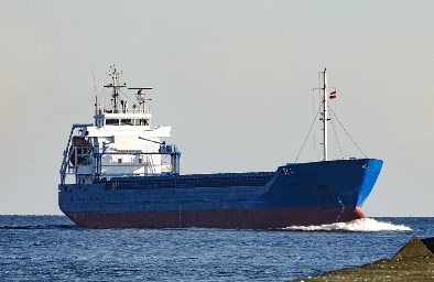 散貨船海運將繼續(xù)扮演著重要角色，為全球經(jīng)濟(jì)注入活力與希望